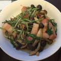 くまtoこぐま's cooksnap of when they made 小松菜としめじとベーコンのガーリック炒め.