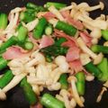 めぐみかえる's cooksnap of when they made 簡単♡しめじとアスパラとベーコン炒め.