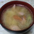 maki_08's cooksnap of when they made 美味☆じゃがウィンナーのお味噌汁.