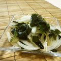 赤い電話's cooksnap of when they made わかめと玉ねぎのまろやか酢の物.
