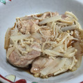 料理一年目's cooksnap of when they made 簡単♪ 鶏むね肉と えのきの レンジ蒸し.