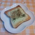 オレンジリング's cooksnap of when they made 朝食に！バジルが合う！チーズゴマトースト.