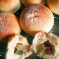 ときち食堂's cooksnap of when they made 手ごねで簡単、甘納豆のパン.