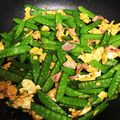 ☆かおりんGo☆'s cooksnap of when they made きぬさやとベーコンの卵とじバター風味.