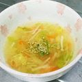 もぐ・ω・くま's cooksnap of when they made ネギとキャベツとキノコの健康中華スープ.
