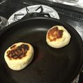 ペコちゃん0626's cooksnap of when they made フライパンで焼く簡単もちもちパン.