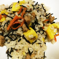 ＊まーにゃん＊'s cooksnap of when they made 妊娠、授乳に！さつまいもヒジキそぼろご飯.