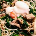ヤン太朗's cooksnap of when they made 温玉のっけにらもやし炒め.