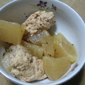 kingstreet's cooksnap of when they made 手抜きするほどおいしい大根とつくねの煮物.