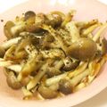 Fire-King's cooksnap of when they made 簡単　しめじのバター炒め.