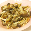 Fire-King's cooksnap of when they made 簡単　しめじのバター炒め.