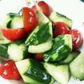 Jyohana's cooksnap of when they made トマトときゅうりの簡単サラダ♬.