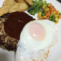MelonPanJP's cooksnap of when they made 我が家で人気＊目玉焼きハンバーグ.