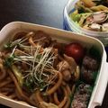 チーズチーズチーズ's cooksnap of when they made 麺つゆでシャキシャキレタスの焼きうどん♪.