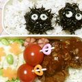 サイエンスまま's cooksnap of when they made まっくろくろすけ＊ひじきキャラ弁おにぎり.