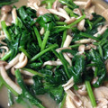 にじすき's cooksnap of when they made ❀ほうれん草としめじのバター炒め❀.