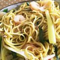 らーめそ's cooksnap of when they made エビとニラのピリ辛塩焼きそば.