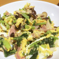 ☆モナカ♪'s cooksnap of when they made 小松菜とベーコンのふわふわ♡卵炒め.