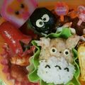 ﾌｼﾞｮｲ's cooksnap of when they made トトロ＊キャラ弁＊麺つゆのおにぎり.