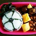 ゆきママchan's cooksnap of when they made サッカーボールのキャラ弁(学童弁当).
