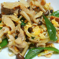 nanaきち's cooksnap of when they made 鶏肉としめじのふわふわ卵炒め.