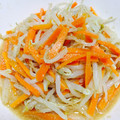 あかり0417's cooksnap of when they made 簡単　もやしと人参のごま和え.
