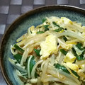 みがつくひと's cooksnap of when they made 簡単10分！もやしとキムチの卵とじ.