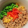 夢子ちゃまさん's cooksnap of when they made 母の 甘くない 鶏そぼろ ４色丼.