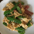 クックHSUY85☆'s cooksnap of when they made サヤエンドウとベーコンのフワフワ卵とじ.