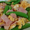 mocoann430's cooksnap of when they made サヤエンドウとベーコンのフワフワ卵とじ.