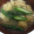 クックI6NLMD☆'s cooksnap of when they made アスパラガスと新玉ねぎの味噌汁.