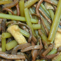 あかぷり's cooksnap of when they made おふくろの味♪ フキとゼンマイの煮付け.