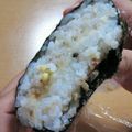 みき☆ハチ's cooksnap of when they made 海苔とスライスチーズで☆「おにぎらず」☆.