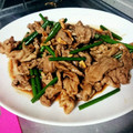 みーみ☆ミ's cooksnap of when they made 簡単！激うま！豚コマとにんにくの芽炒め.