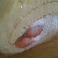 pukufukuぷく's cooksnap of when they made まるごといちごのロールケーキ.
