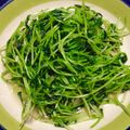 女帝蜂蜜✨料理研究所's cooksnap of when they made 台湾家庭料理☆豆苗の炒め☆.