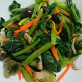 Tama家's cooksnap of when they made 焼肉屋さんのほうれん草としめじのナムル♪.