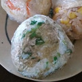 ふぁんたにゃん's cooksnap of when they made ネギ胡麻オニギリのとろろ昆布巻き.