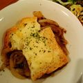 saoricoco's cooksnap of when they made 食パンで♪♪オニオングラタンスープ♡.