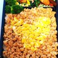 ヨッチこ's cooksnap of when they made 簡単：レンジ４分：豚挽肉と卵の二色丼.