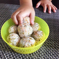 CASAmisa's cooksnap of when they made 簡単幼児食☆おにぎり☆鮭と青のり.