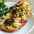 ｍａｒしゃん's cooksnap of when they made 新玉葱×ラッキョウ×塩昆布のトースト.
