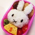 まーしの's cooksnap of when they made キャラ弁☆残った薄焼き卵で立体ミッフィー.
