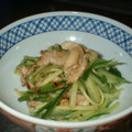 さっこまま's cooksnap of when they made 塩麹漬け鶏皮と胡瓜の炒め和え.