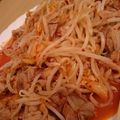 万華月's cooksnap of when they made 【節約】辛旨ぁ～もやし豚キムチ.
