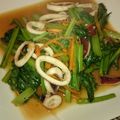 くいしんぼうとん子's cooksnap of when they made 小松菜とイカのガーリックオイスター炒め.