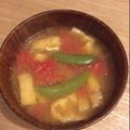 caruga's cooksnap of when they made スナップエンドウとトマトのお味噌汁.
