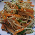 river36's cooksnap of when they made ぴりっと生姜☆にらともやしと人参の炒め物.