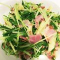 ☆yukap☆'s cooksnap of when they made 水菜を大量消費！男のにんにくベーコン炒め.
