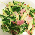 ☆yukap☆'s cooksnap of when they made 水菜を大量消費！男のにんにくベーコン炒め.